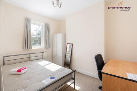 2 bedroom flat to rent, Western Road, Hove BN3 1AE