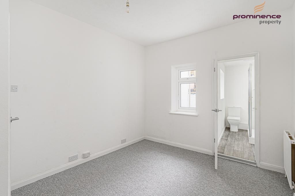 Roundhill Crescent-4