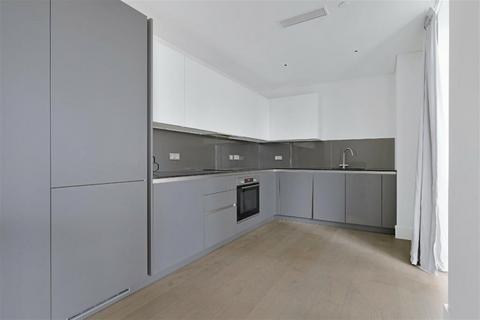 3 bedroom flat to rent, Lambert House, London SW11