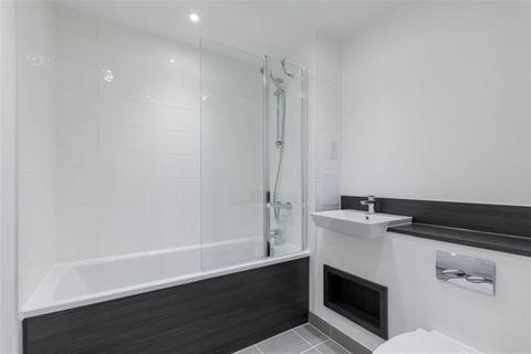 3 bedroom flat to rent, John Charles Tower, London E13