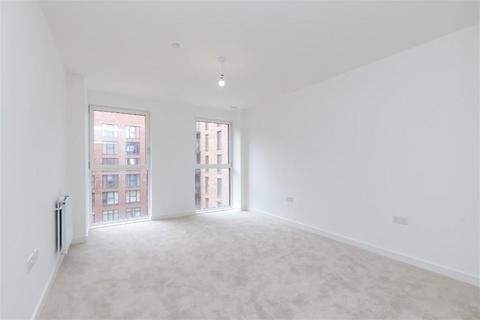 3 bedroom flat to rent, John Charles Tower, London E13