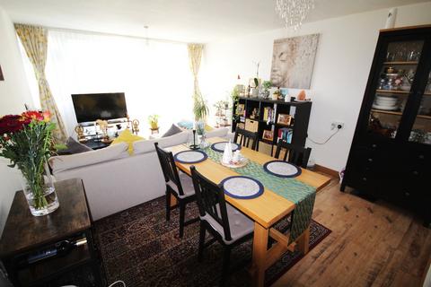32 Dovedale Close, Harefield, Uxbridge, UB9 6DH