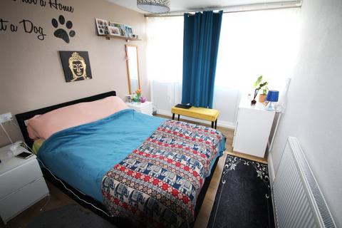 32 Dovedale Close, Harefield, Uxbridge, UB9 6DH