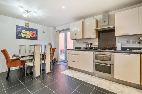 3 bedroom townhouse for sale, Battle Square, Reading, Berkshire