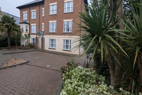 2 bedroom flat to rent, Albury Road, Guildford, Surrey