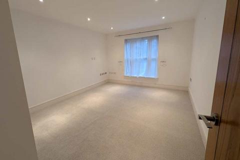 2 bedroom flat to rent, Albury Road, Guildford, Surrey