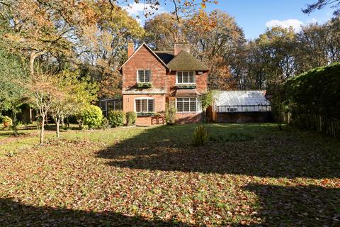 3 bedroom detached house for sale, Seale Road, Elstead, Godalming, Surrey, GU8