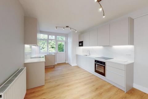 6 bedroom detached house to rent, Highfield Gardens, London, NW11