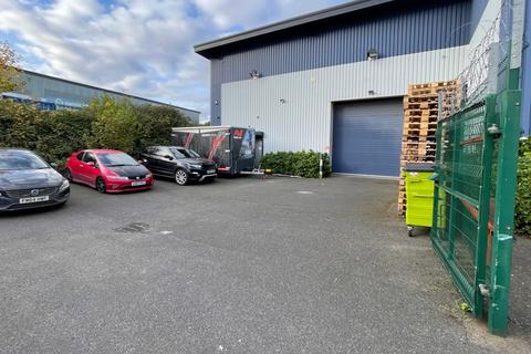 Industrial unit to rent, Unit 6 , Parkway Business Park, Normanby Road, Scunthorpe, DN15 6AL