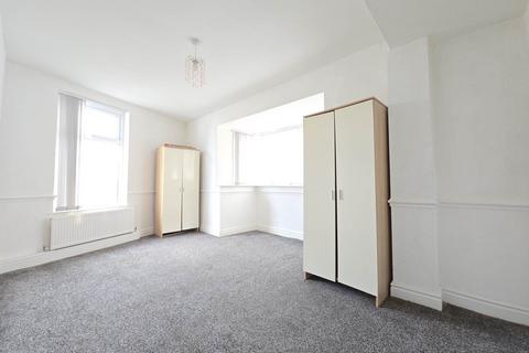 2 bedroom flat to rent, Church Street, Blackpool