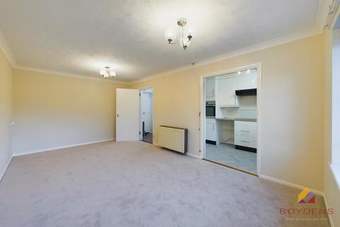 1 bedroom flat for sale, Maldon Court, COLCHESTER CO3