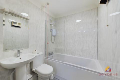 1 bedroom flat for sale, Maldon Court, COLCHESTER CO3