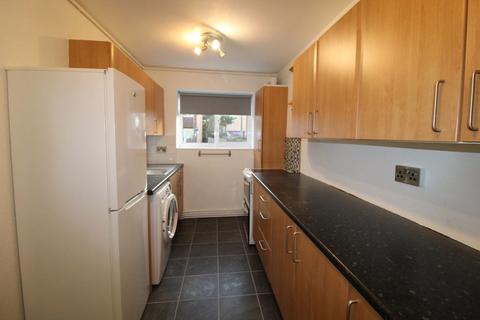 2 bedroom flat to rent, Dollis Drive, Farnham GU9