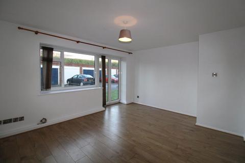 2 bedroom flat to rent, Dollis Drive, Farnham GU9