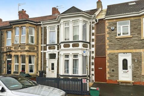 4 bedroom end of terrace house to rent, North Street, Bristol BS16