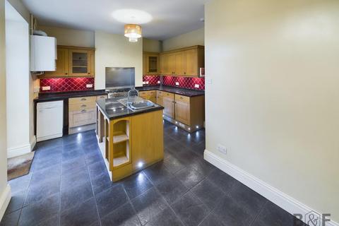 4 bedroom end of terrace house to rent, North Street, Bristol BS16