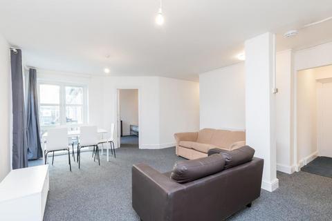 6 bedroom apartment to rent, Hawgood Street, London, E3