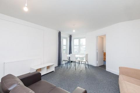 6 bedroom apartment to rent, Hawgood Street, London, E3