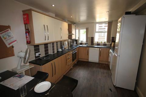 4 bedroom apartment to rent, Ashbourne Road, Derby,