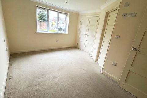 2 bedroom ground floor flat for sale, Christine Court,  Feltham Hill Road, Ashford, Surrey, TW15