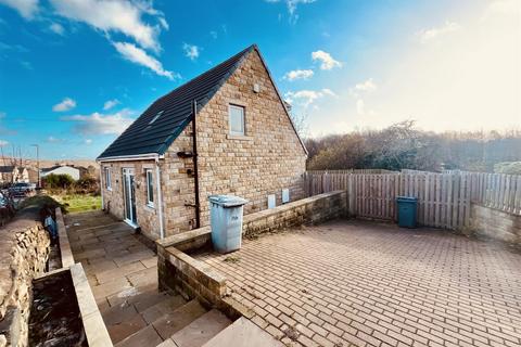 3 bedroom detached house for sale, Yew Tree Road, Huddersfield HD2