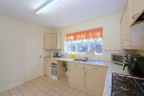 4 bedroom detached house for sale, Robert Jones Close, Baschurch, Shrewsbury