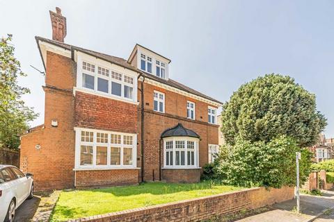 1 bedroom flat for sale, Claremont Gardens, Surbiton KT6