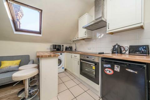 1 bedroom flat for sale, Claremont Gardens, Surbiton KT6