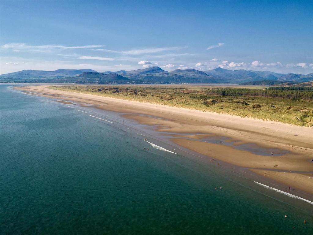 Harlech beach.jpg