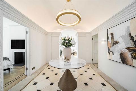 5 bedroom flat to rent, Portland Place, London W1B