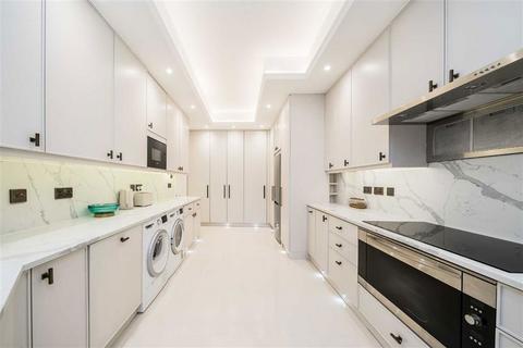 5 bedroom flat to rent, Portland Place, London W1B