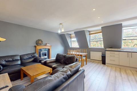 2 bedroom flat to rent, Elsham Road, London W14