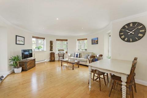 2 bedroom flat for sale, Balham High Road, London SW17