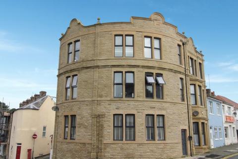 2 bedroom flat to rent, Gorgeous Top Floor Apartment - Woborrow Road, Heysham, Morecambe