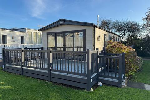 3 bedroom lodge for sale, Solent Breezes Holiday Park