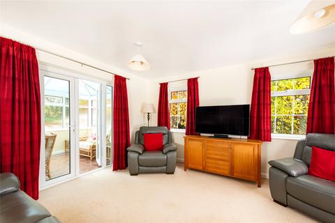 5 Towcester Road, Blisworth, Northampton, NN7 3BL