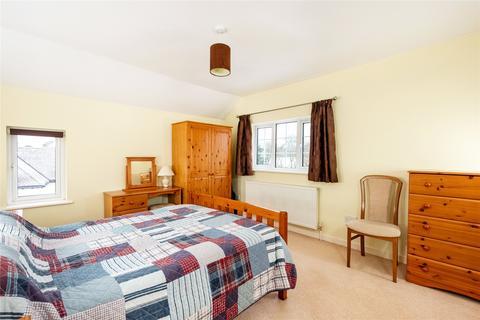5 Towcester Road, Blisworth, Northampton, NN7 3BL