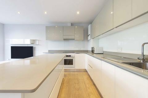 3 bedroom flat for sale, The Vale, London NW11