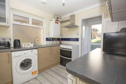 3 bedroom terraced house to rent, Sturgess Avenue, Hendon NW4