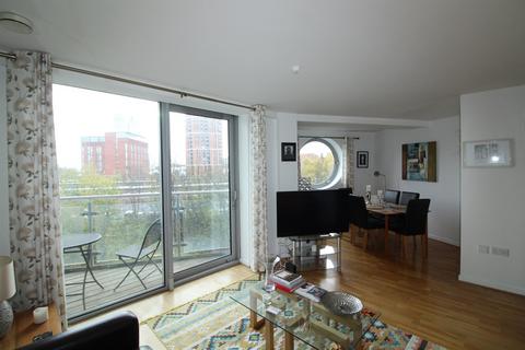 2 bedroom apartment to rent, 3 Whitehall Quay, Leeds