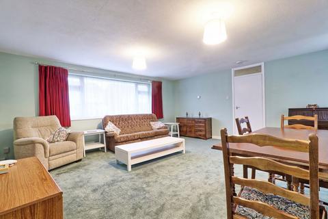 36 Pippins Road, Burnham-on-crouch, CM0 8DH