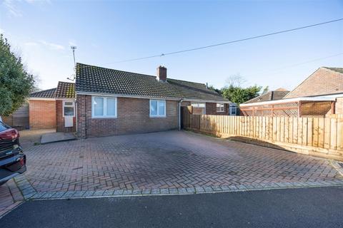 3 bedroom bungalow for sale, Kings Gardens, Hilperton Marsh