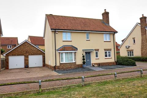 4 bedroom detached house for sale, Regatta Way, Maldon CM9