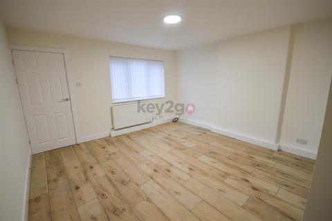 Studio to rent, Blossom Crescent, Sheffield