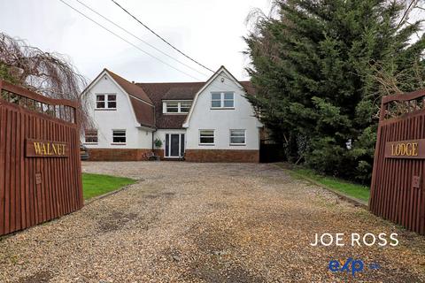 5 bedroom detached house for sale, Fambridge Road, Maldon CM9