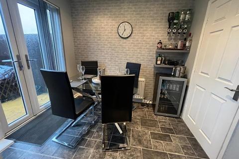 39 The Heys, Ashton-under-lyne, OL6 9NN