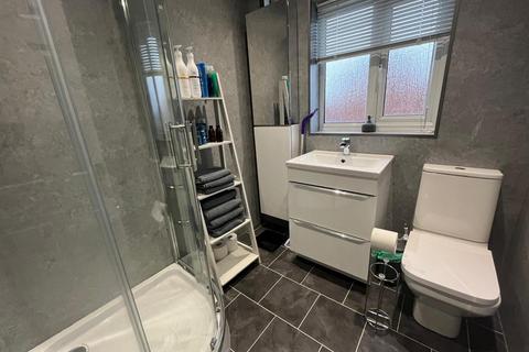 39 The Heys, Ashton-under-lyne, OL6 9NN