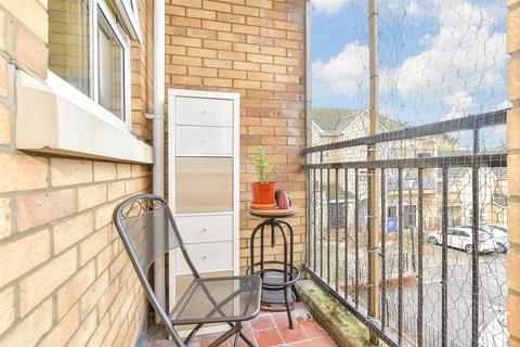 1 bedroom flat for sale, Osier Drive, Basildon, Essex