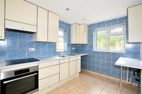 3 bedroom semi-detached house to rent, Hamilton Close, Bricket Wood