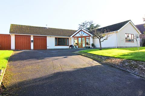 4 bedroom bungalow for sale, Pass Street, Eckington WR10